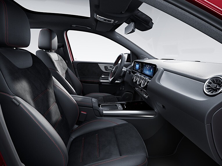 The interior of the B-Class with AMG Line.