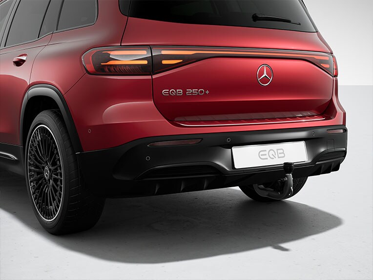 The trailer hitch with ESP® trailer stabilisation in the new EQB from Mercedes-Benz.
