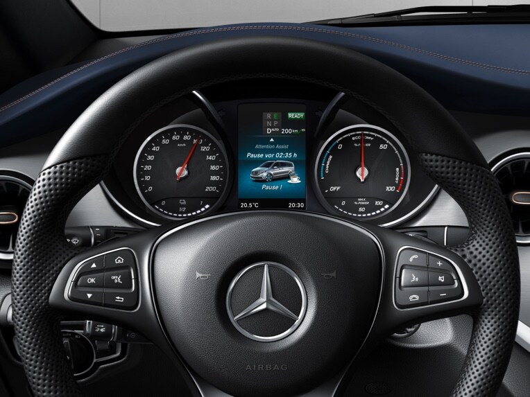 The ATTENTION ASSIST system can help to avoid momentary microsleep.