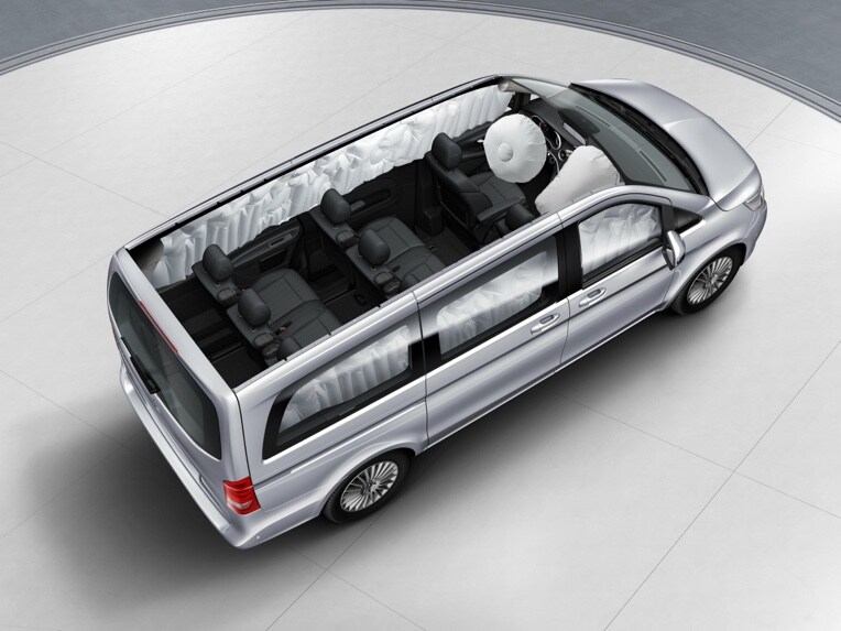 The windowbags for driver, front passenger and rear passengers offer a higher level of protection, particularly for occupants of the outer seats.