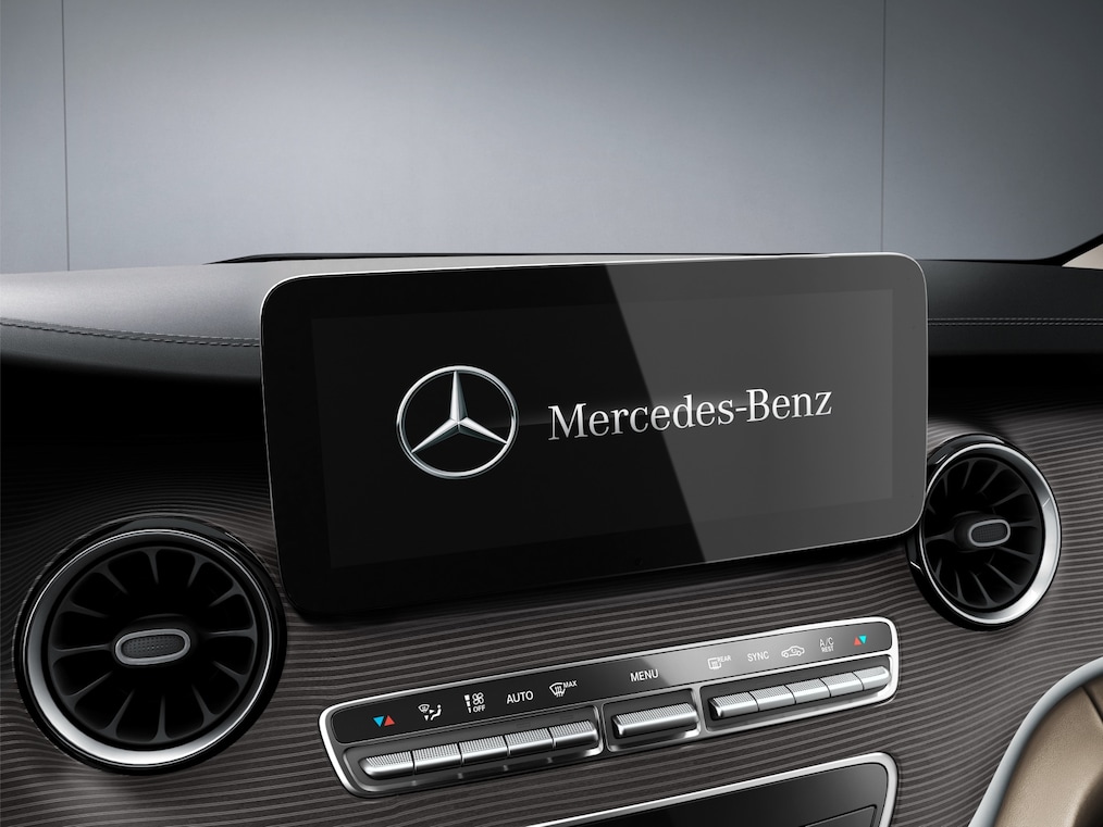 MBUX augmented reality for navigation of the Mercedes-Benz V-Class.