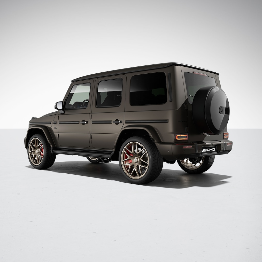 Side view of a Mercedes-AMG G 63 with AMG Performance Package.