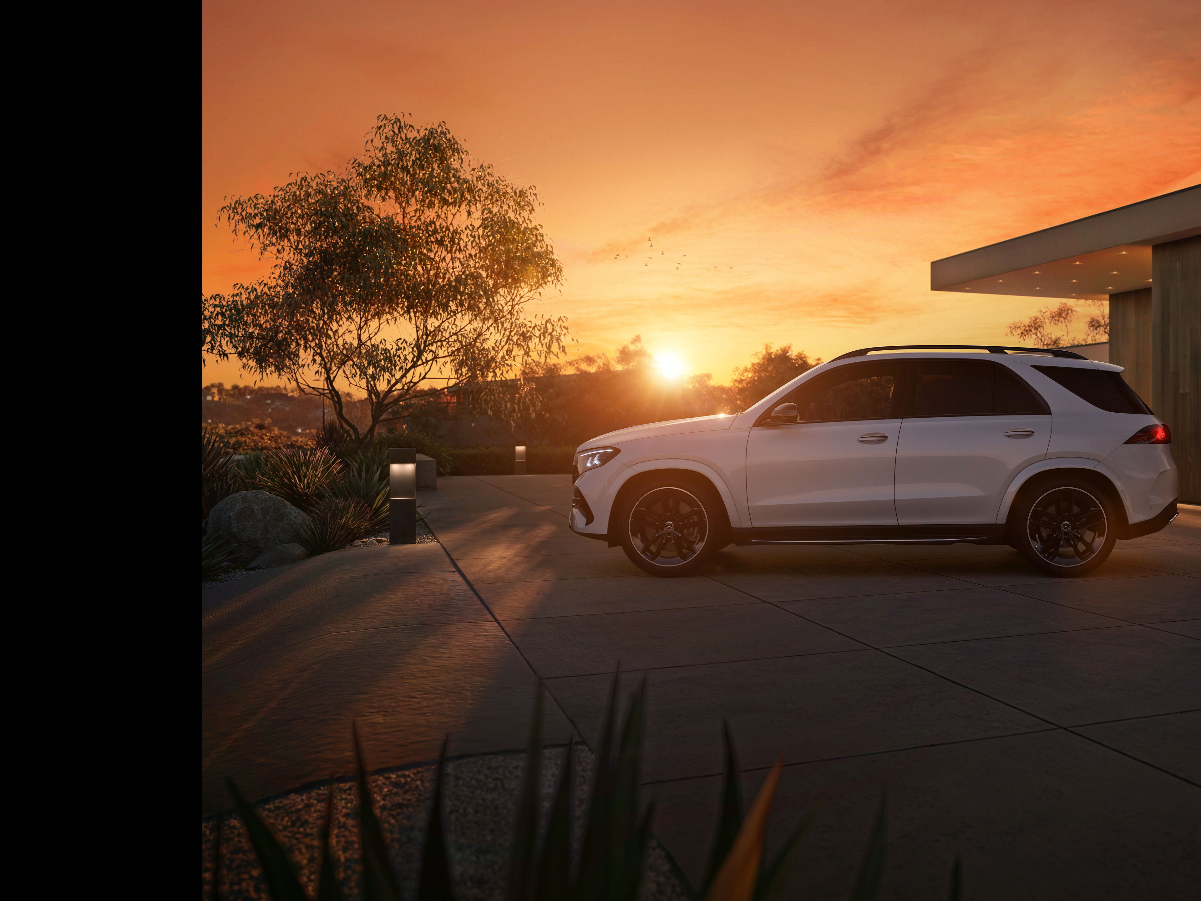 Exterior | GLE | Mercedes-Benz The exterior of the new GLE from Mercedes-Benz.