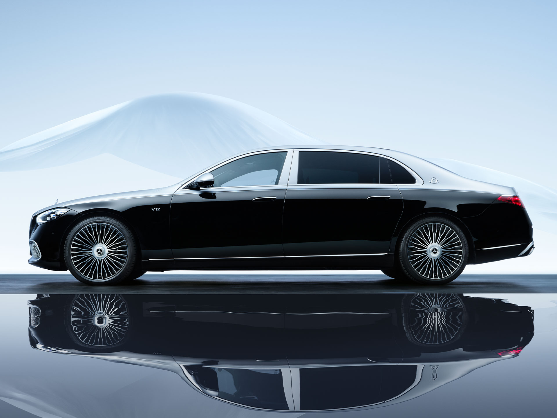 S-Class Saloon | Trademark | Mercedes-Maybach Side view of the Mercedes-Maybach S-Class.