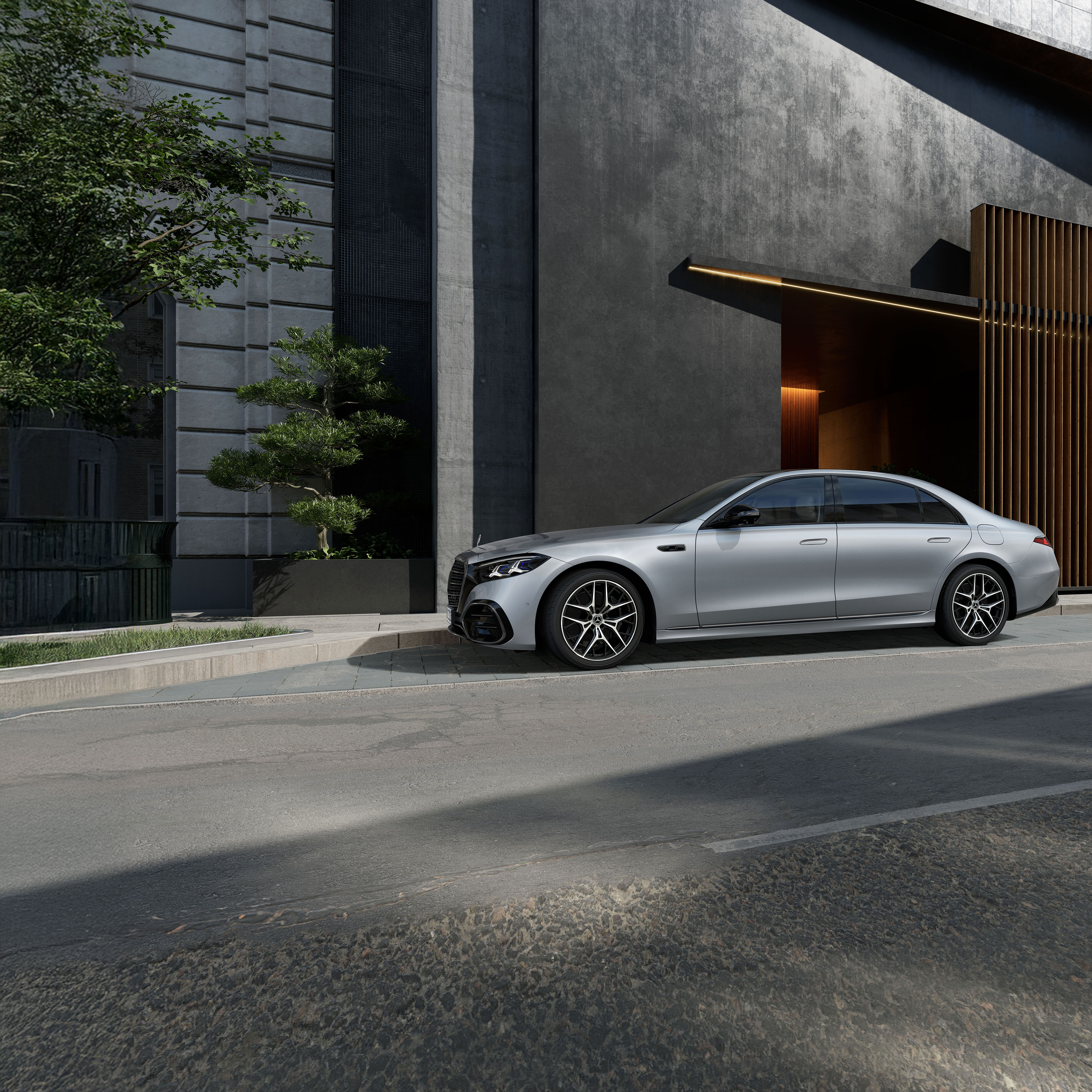 S-Class Saloon | Mercedes-Benz The new Mercedes-Benz S-Class Saloon Long in a close side view.