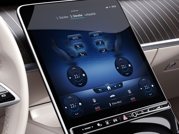 The Mercedes-Benz S-Class Saloon with THERMOTRONIC automatic climate control in the rear.
