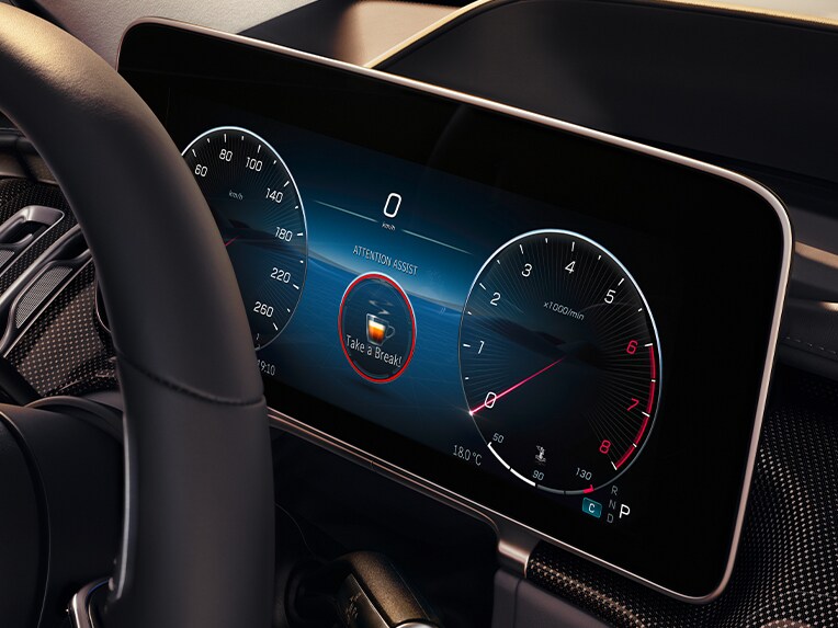The 3D driver display with ATTENTION ASSIST in the Mercedes-Benz S-Class Saloon.