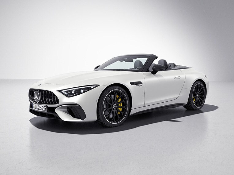 The exterior of the Mercedes-AMG SL Roadster with AMG Night Package II.