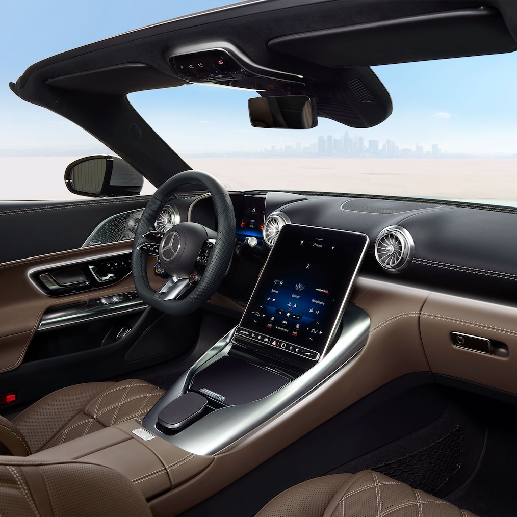 Vehicle interior of the Mercedes-AMG SL Roadster.