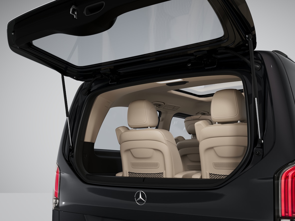Separately opening rear window of the Mercedes-Benz V-Class.