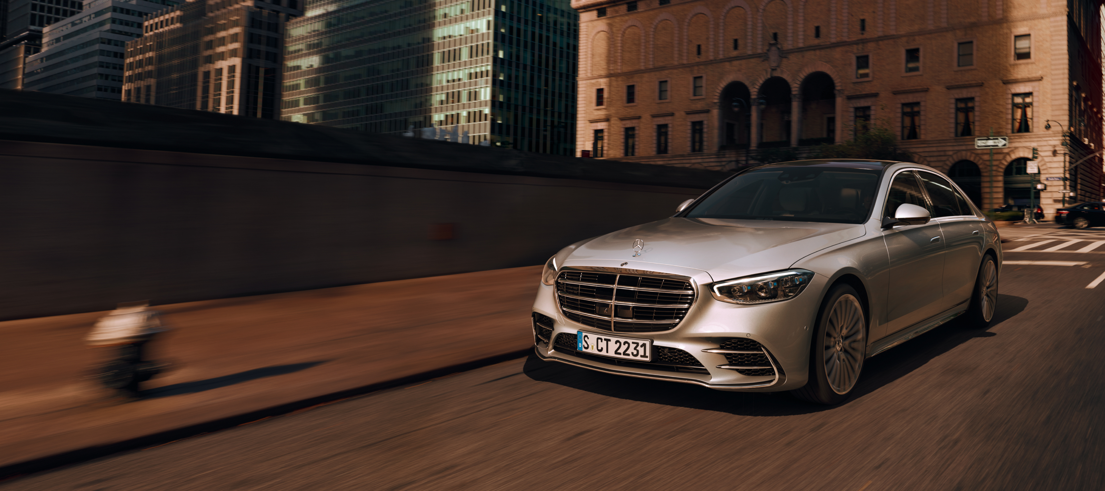 Autonomous Driving | S-Class Saloon | Mercedes-Benz Mercedes-Benz S-Class, silver, driving on a road in a front view