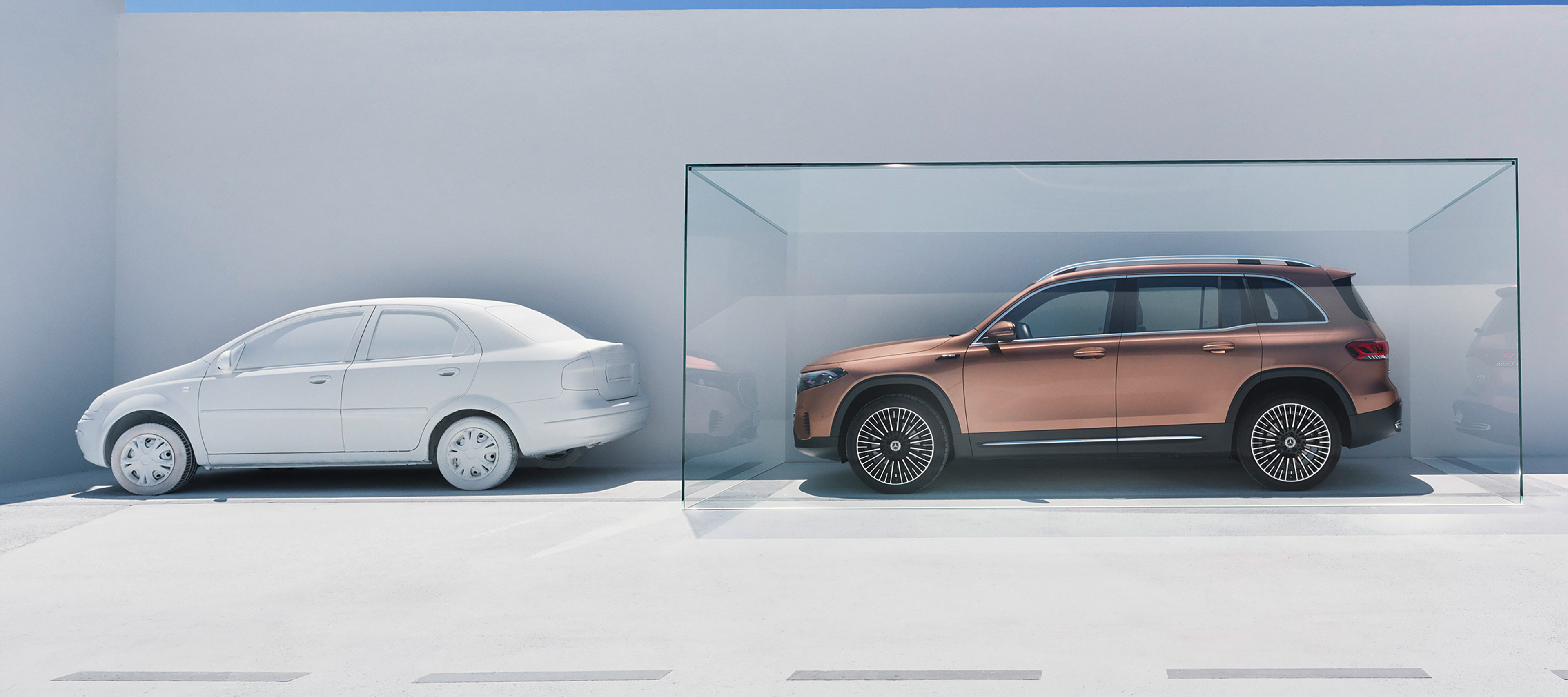 GUARD 360˚ | Mercedes me Thanks to Digital Extras, a Mercedes-Benz is always connected to the smartphone.