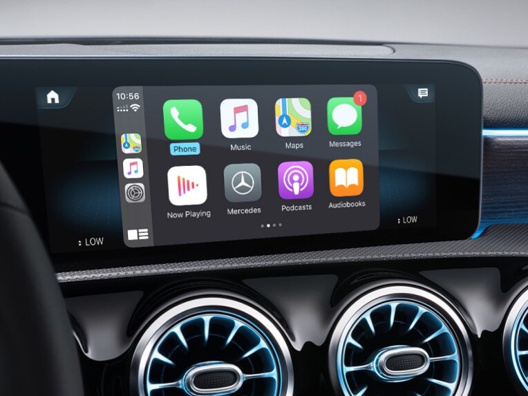 The familiar smartphone user interface can be seen on the screen of the MBUX multimedia system thanks to the Smartphone Integration Digital Extra.