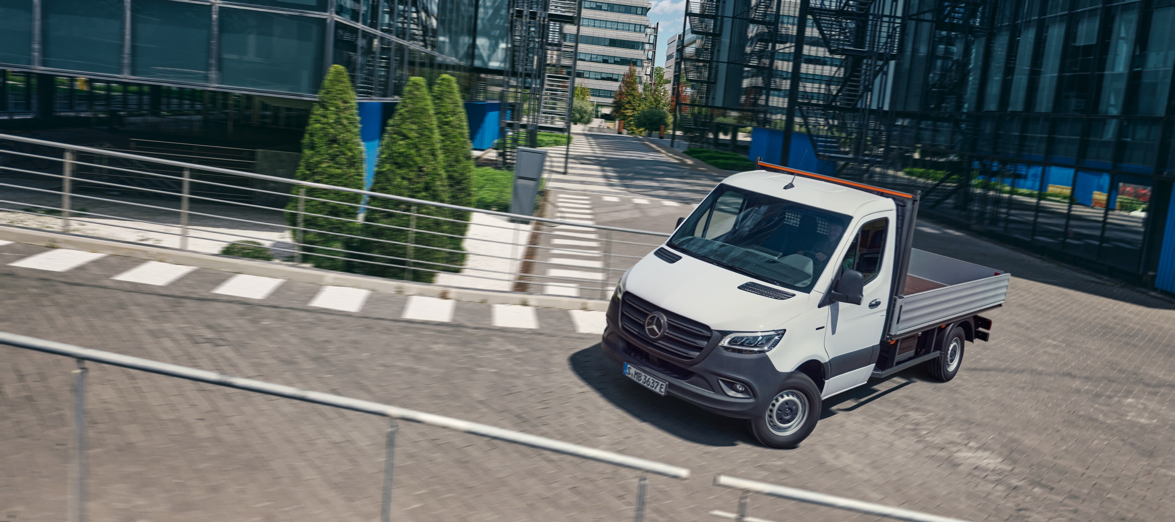 eSprinter Chassis | Mercedes-Benz Vans Tailor the new eSprinter exactly to your business and intended use.