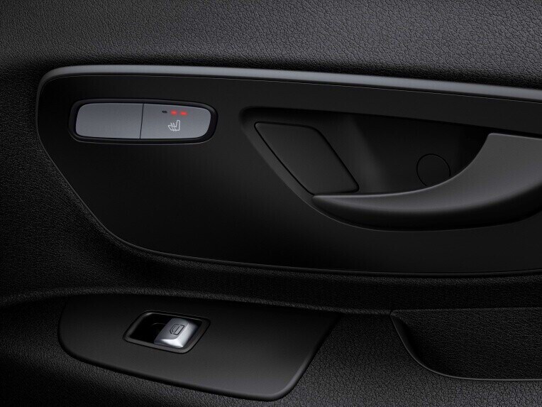 The electric seat heating heats up cold seats immediately after having been switched on and thus enhances seating comfort.
