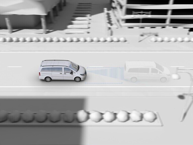 Active Brake Assist can help you to prevent accidents with vehicles driving in front or to minimise their consequences.