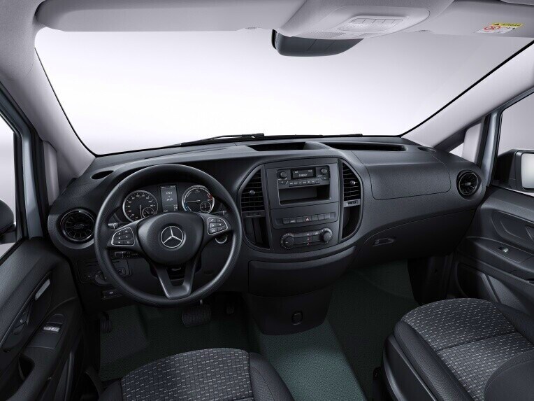 Thanks to pre-entry climate control, a pleasant interior temperature awaits you before you start your journey.