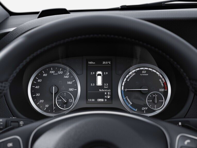 The tyre pressure loss warning system checks the air pressure in all four tyres from 20 km/h.