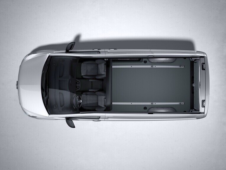 The Long eVito Panel Van with a load compartment length of 2.83 m.