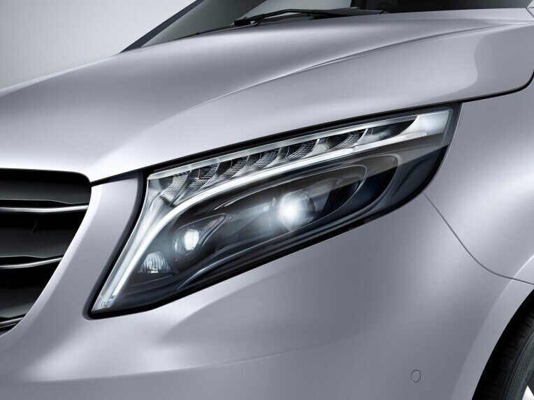 Thanks to Highbeam Assist Plus, you benefit from the best possible illumination of the carriageway at all times.