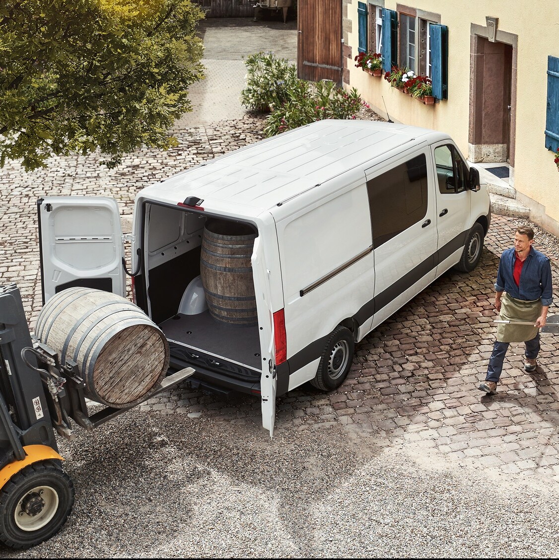 Mercedes-Benz service for your van.