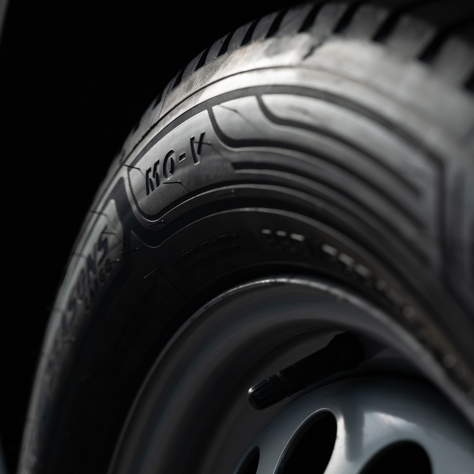 Mercedes-Benz genuine wheel and tyre assemblies | Mercedes-Benz Vans Mercedes-Benz genuine wheel and tyre assemblies