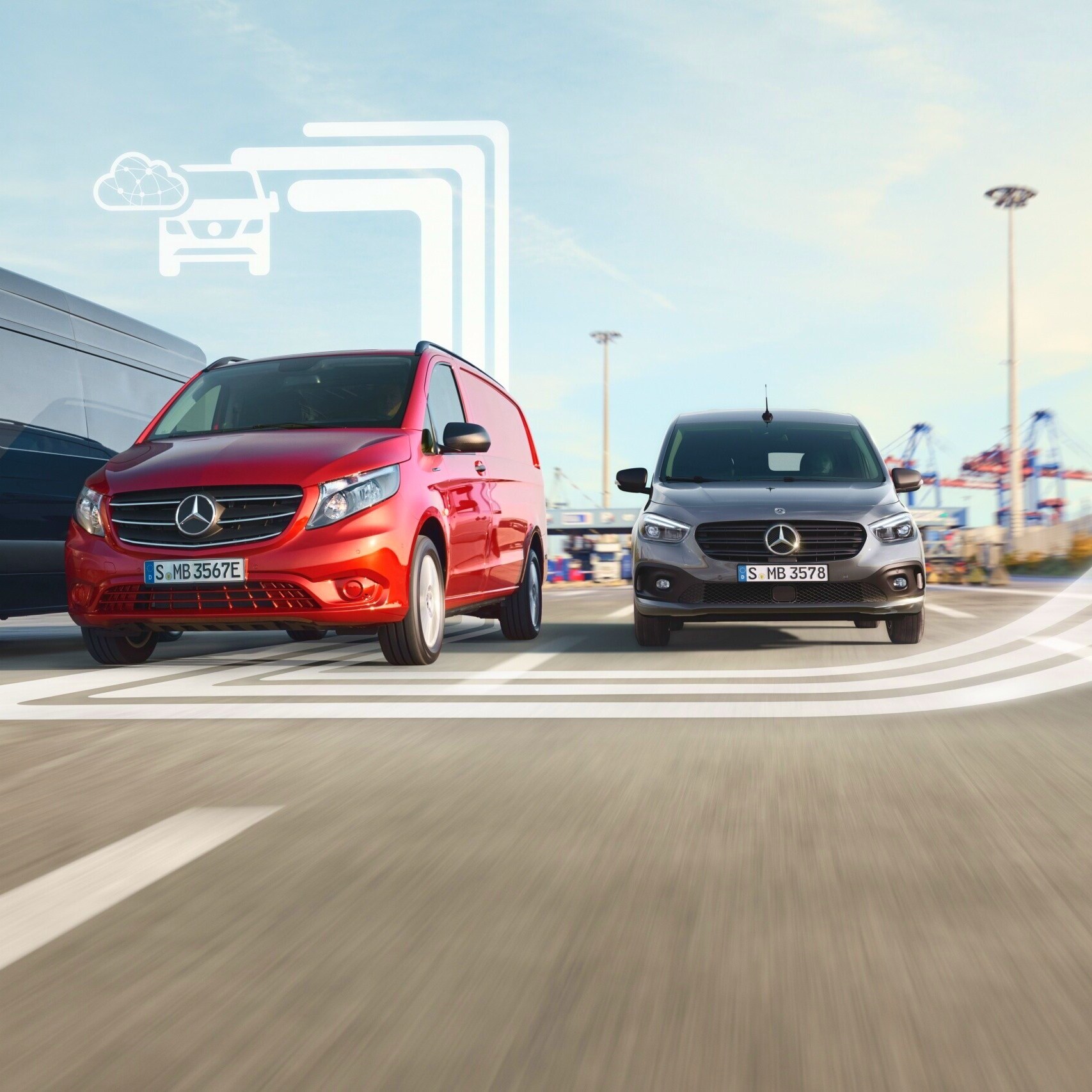 Discover the digital product world for your Mercedes-Benz van.