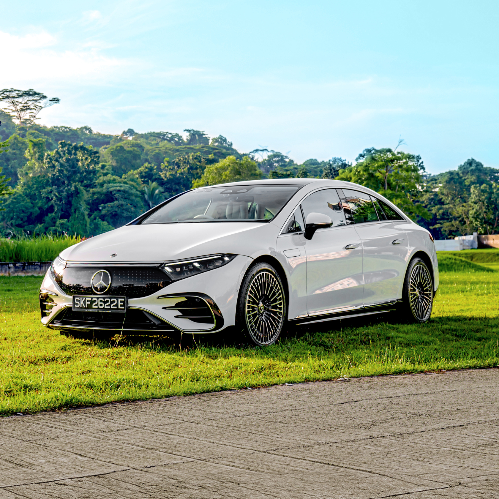 Tomorrow Drives Mercedes-Benz. Tomorrow Drives Mercedes-Benz.